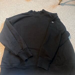 ALO Yoga womens Classic Black  Sweater